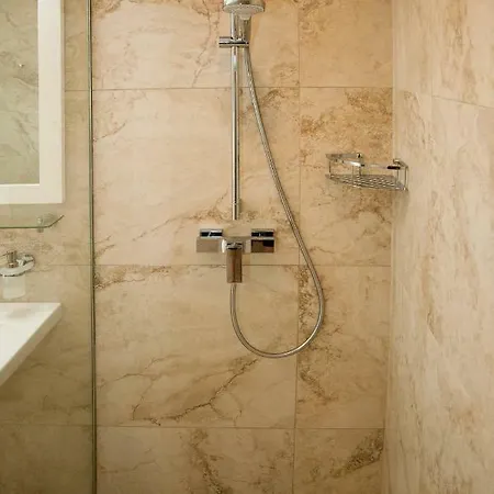 Riverside 2 アパート *